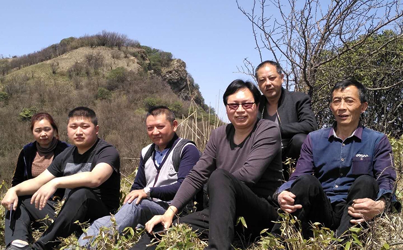 Mr. Peng integrates into the grassroots